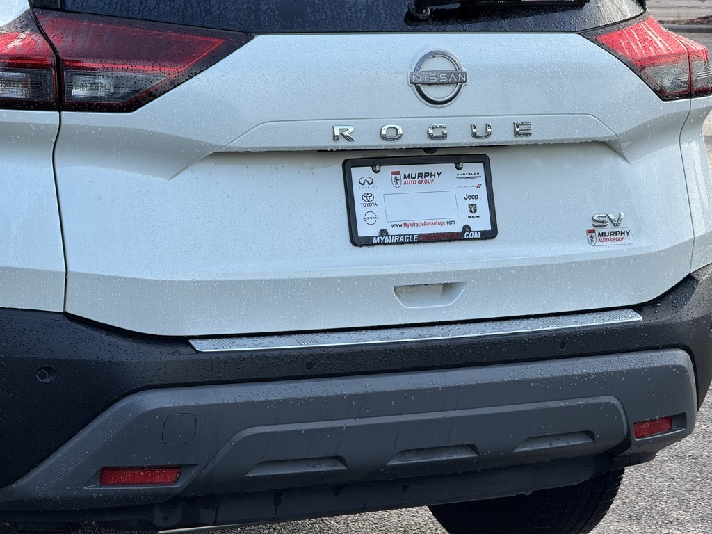 2023 Nissan Rogue SV photo 4