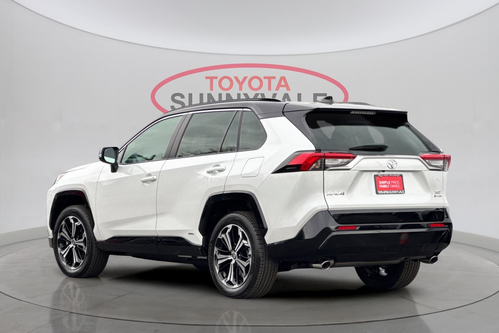 2025 Toyota RAV4 Hybrid XSE photo 6