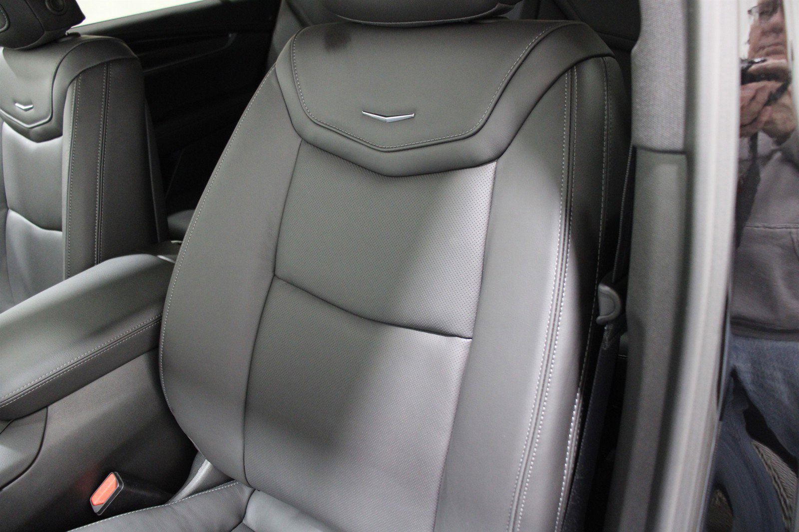 2025 Cadillac XT6 Sport photo 4