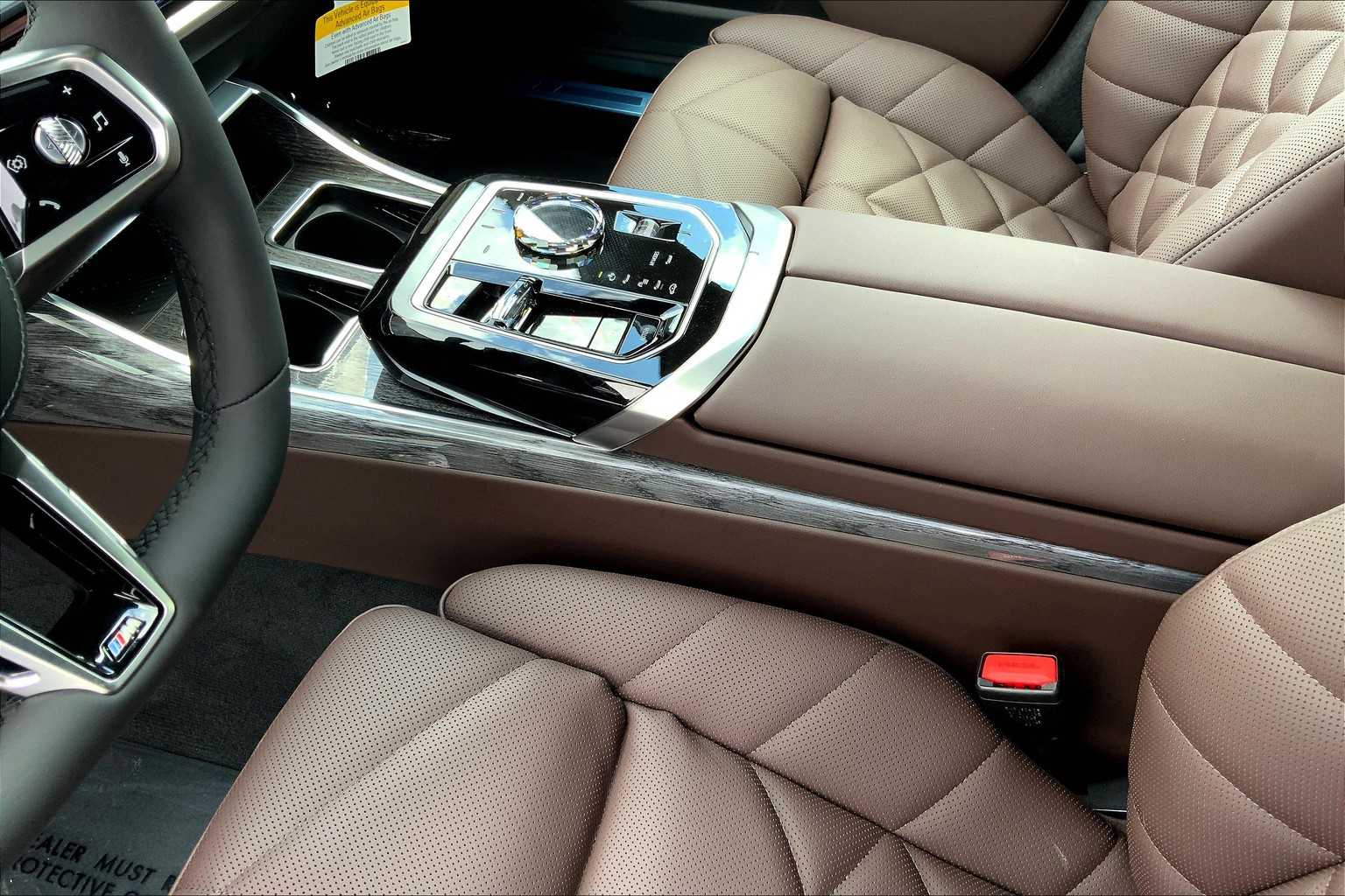 2025 Bmw 740i photo 7