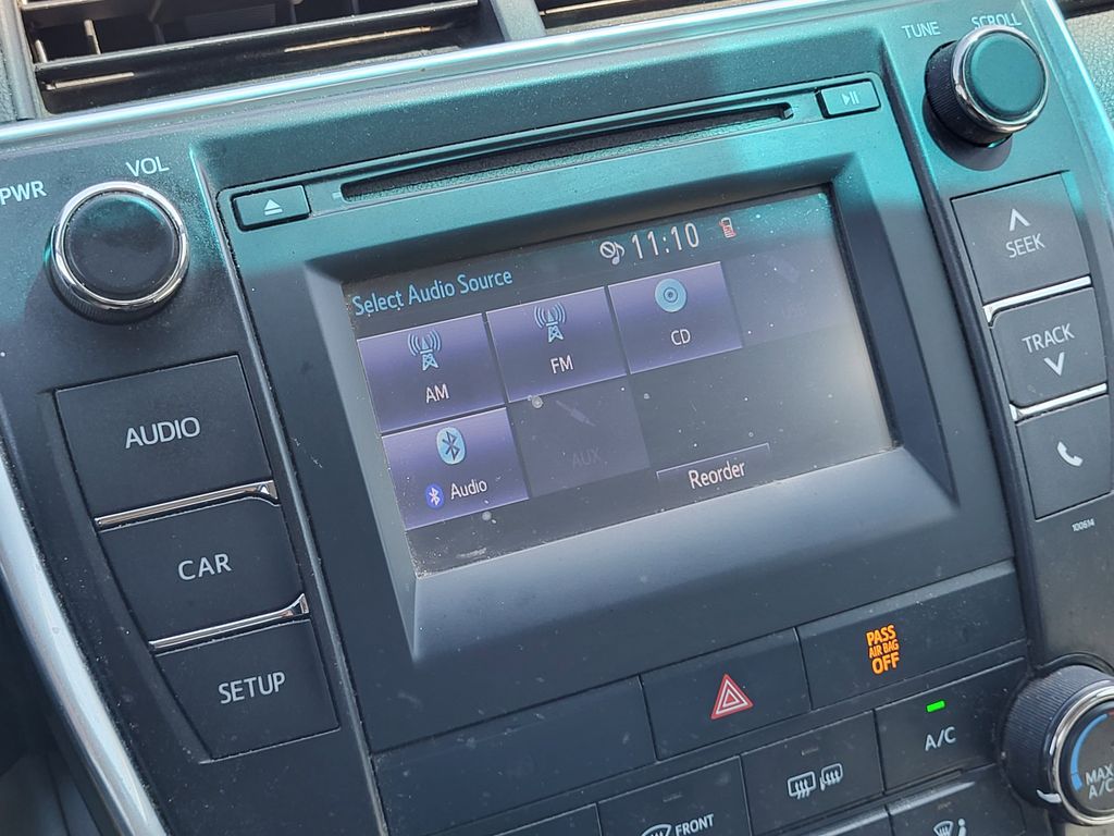 2016 Toyota Camry LE photo 14