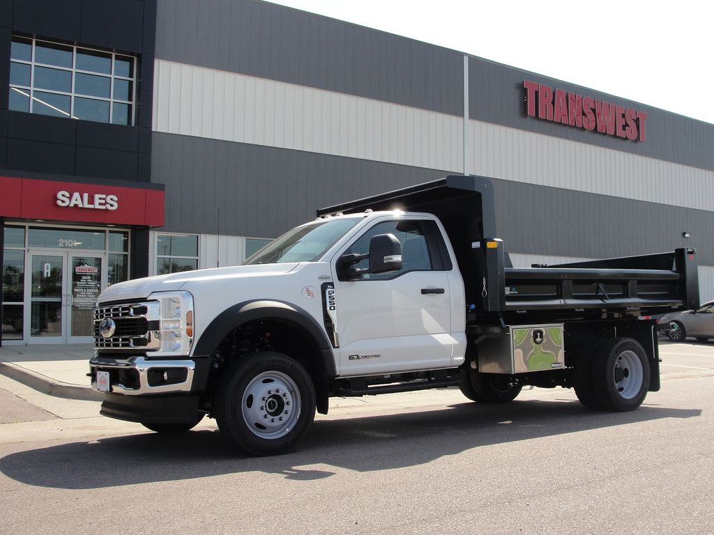 2025 Ford F-550 Super Duty Chassis Cab XL's photo