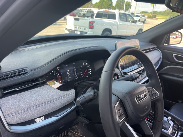 2024 Jeep Compass Latitude photo 4