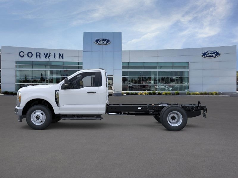 2025 Ford F-350 XL photo 4