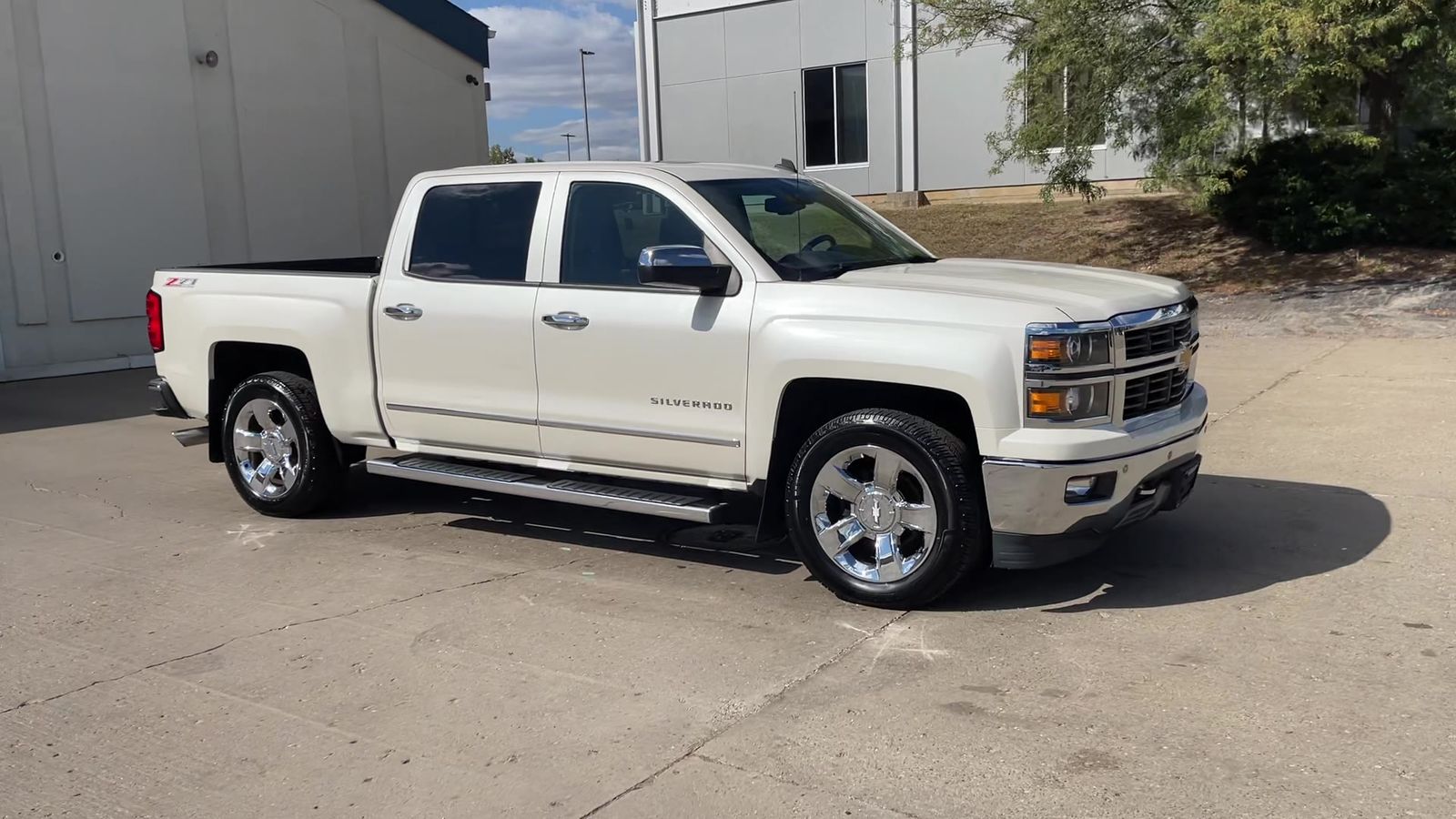 2014 Chevrolet Silverado 1500 LTZ photo 2