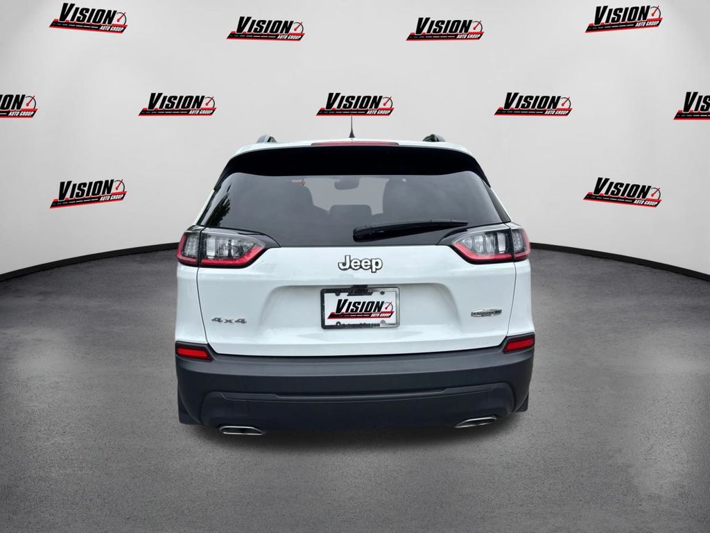 2022 Jeep Cherokee Latitude Lux photo 3