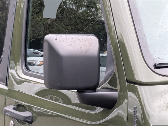 2022 Jeep Wrangler Willys photo 9