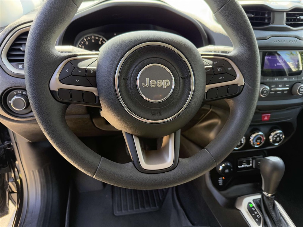 2017 Jeep Renegade Sport photo 16