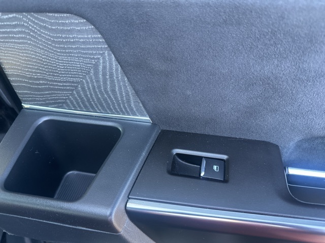 2022 Ford F-150 Platinum photo 30
