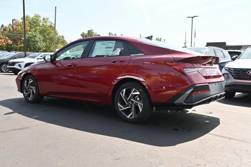 2025 Hyundai Elantra SEL Convenience photo 4