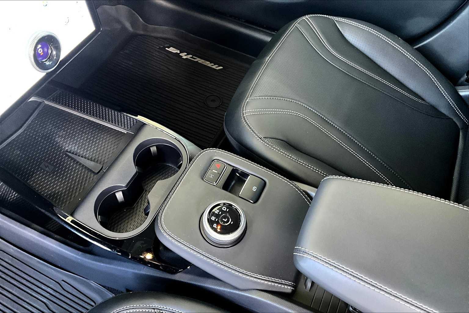 2024 Ford Mustang Mach-E Premium photo 14