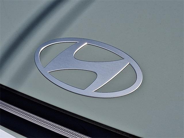 2026 Hyundai Kona SEL photo 2