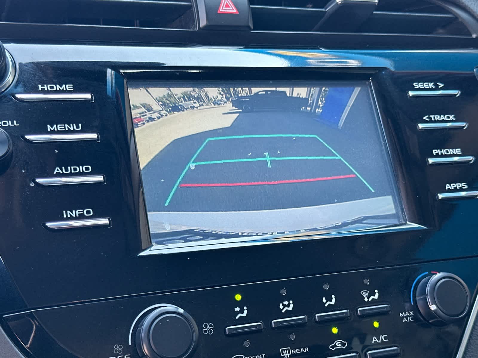 2018 Toyota Camry LE photo 17