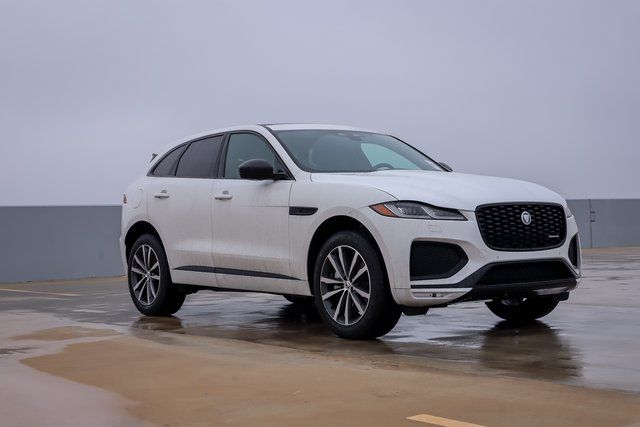 2025 Jaguar F-PACE P250 R-Dynamic S photo 3