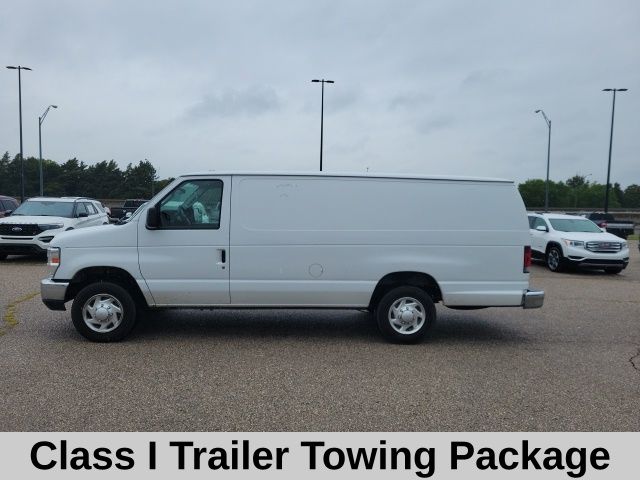 2013 Ford E-150 photo 2
