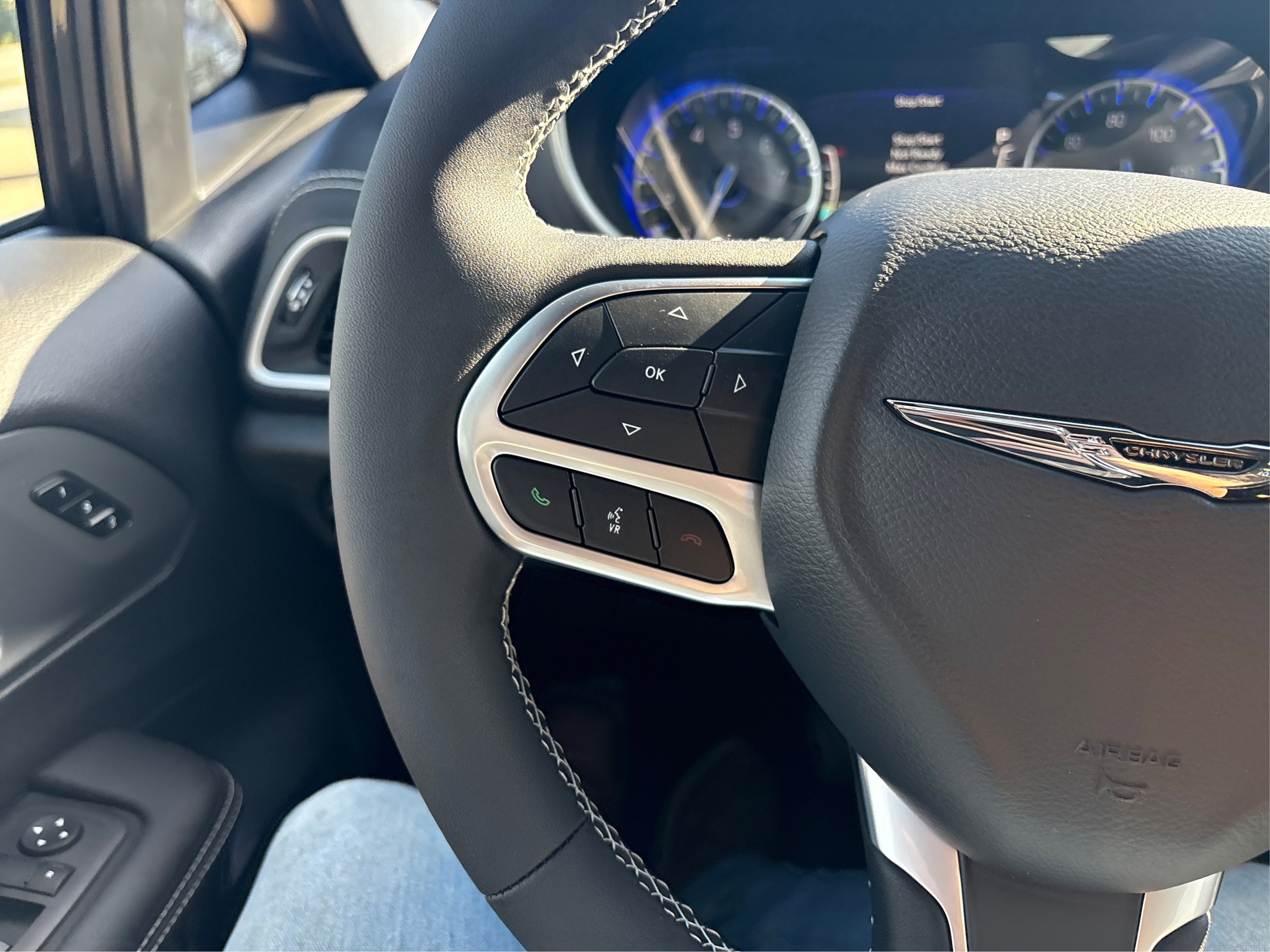 2026 Chrysler Pacifica photo 22
