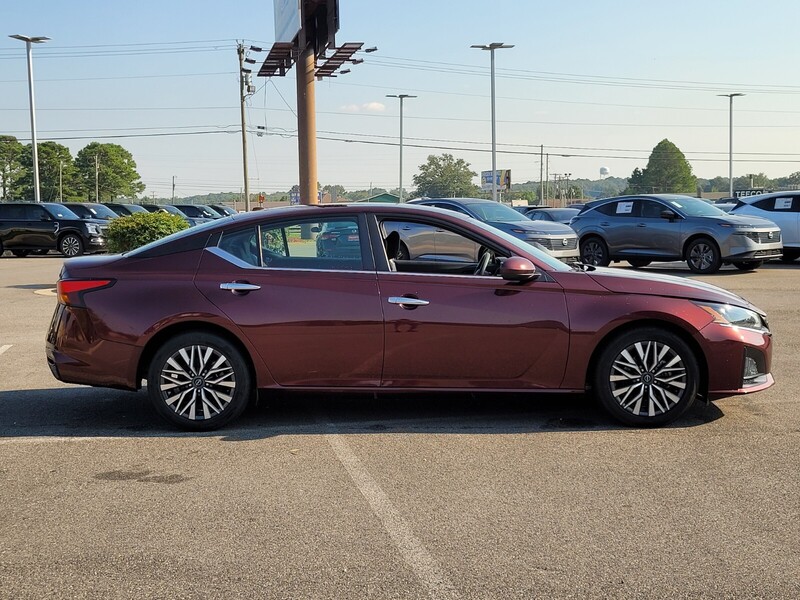 2023 Nissan Altima 2.5 SV photo 2