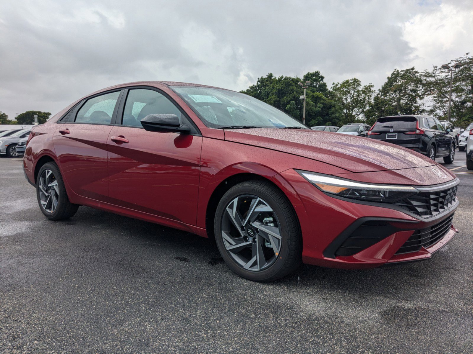 2025 Hyundai Elantra SEL Sport photo 2