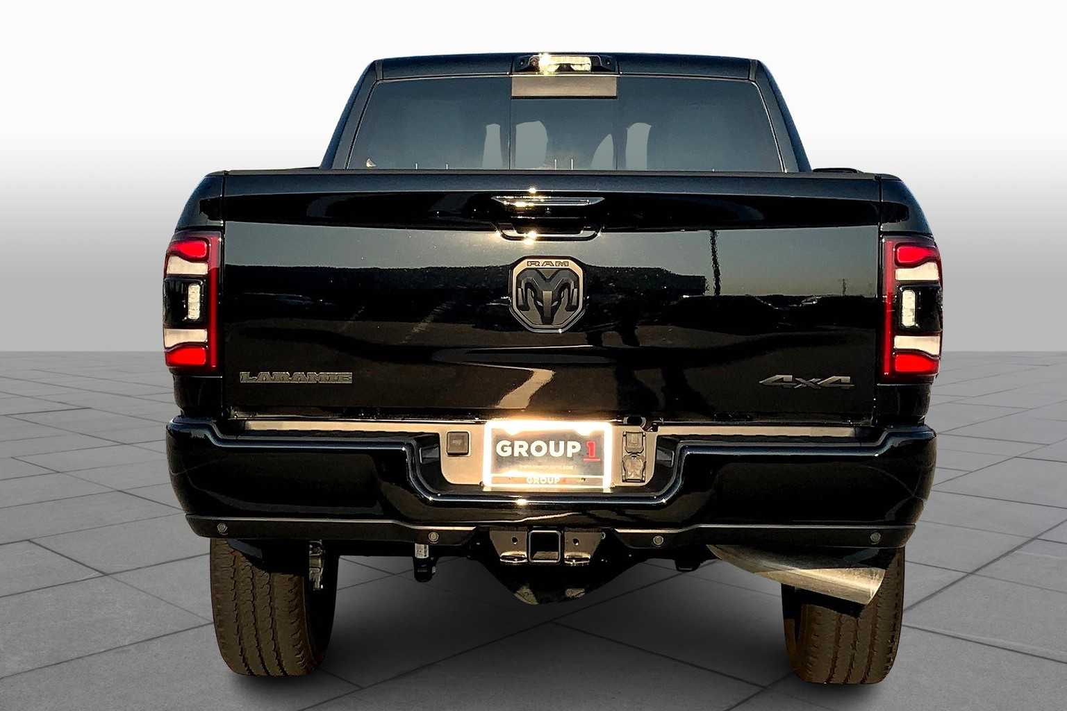 2024 Ram 3500 Laramie photo 4