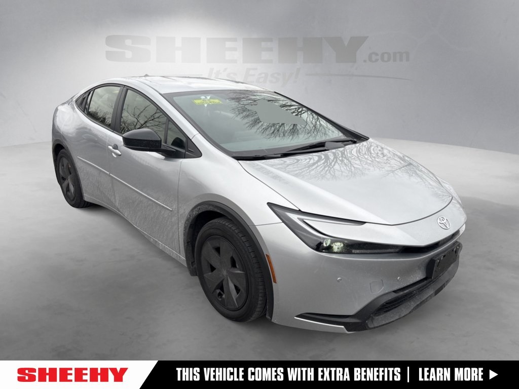 2024 Toyota Prius LE's photo