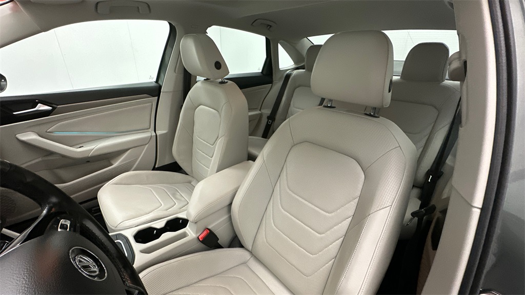 2019 Volkswagen Jetta SEL Premium photo 8