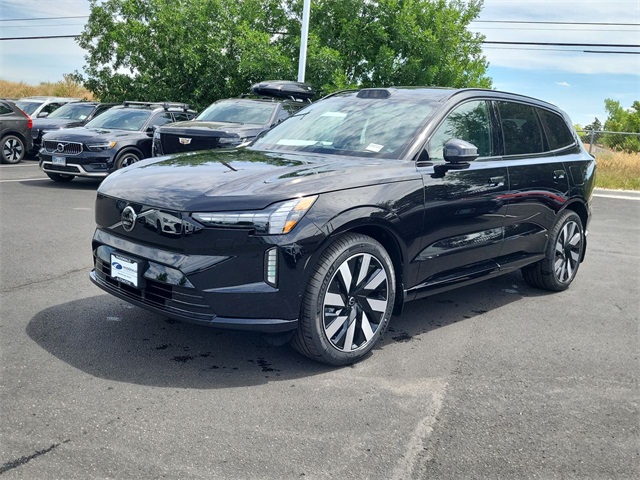 2025 Volvo EX90 Ultra's photo