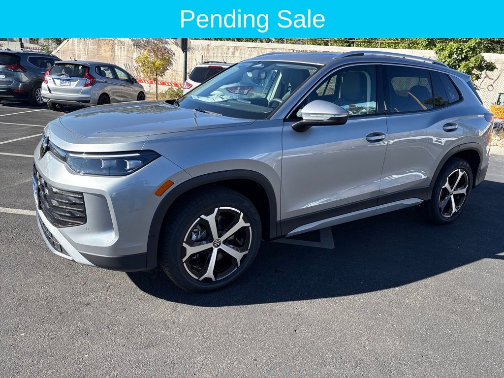 2025 Volkswagen Tiguan SE's photo