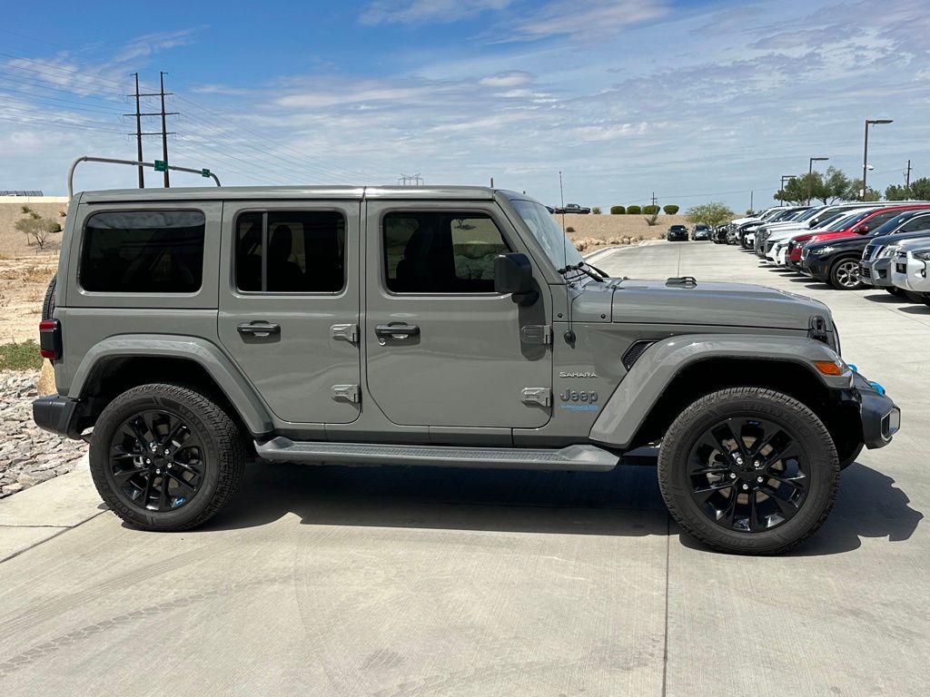 2022 Jeep Wrangler Unlimited Sahara 4xe photo 2
