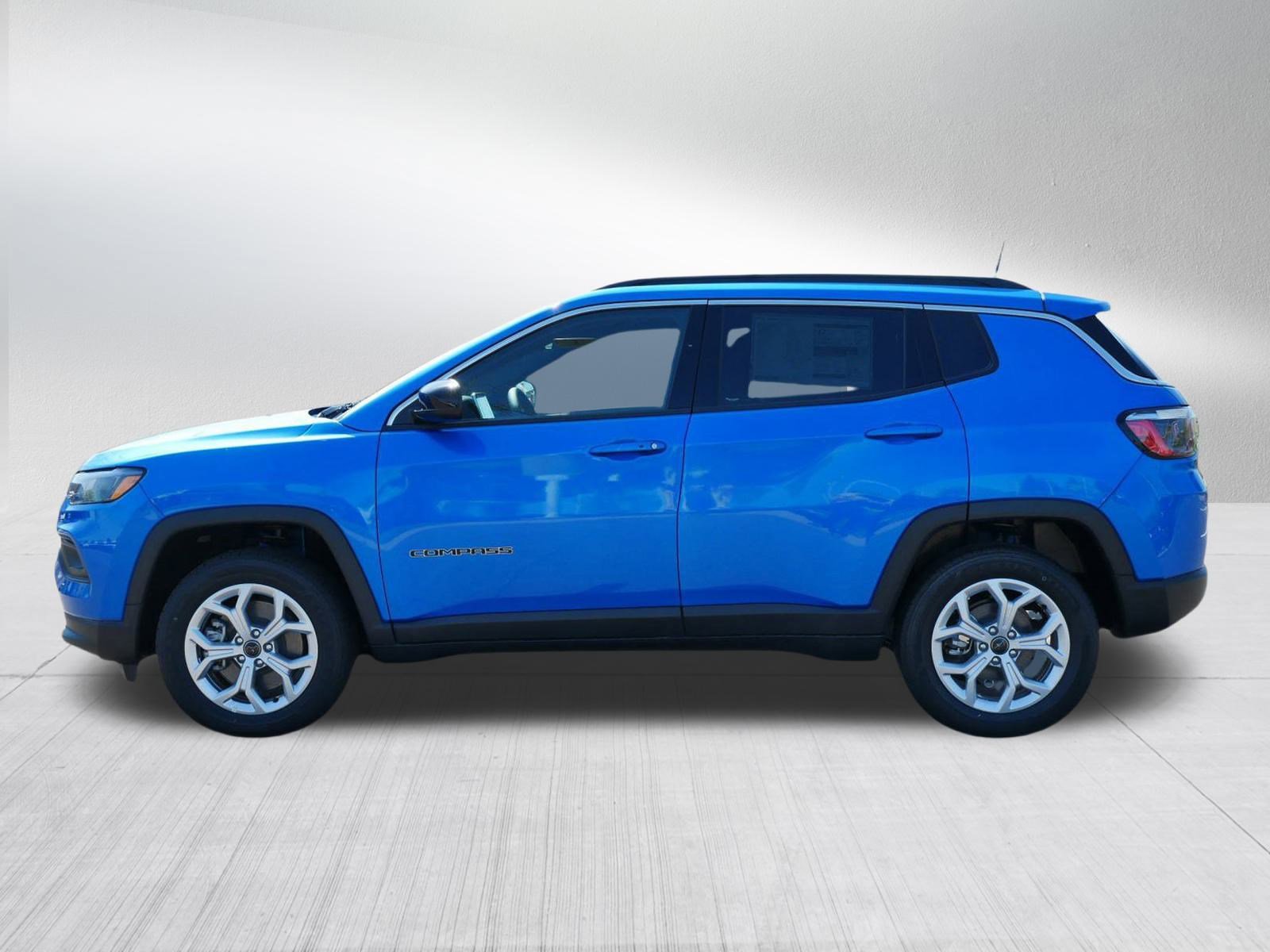 2025 Jeep Compass Latitude photo 4