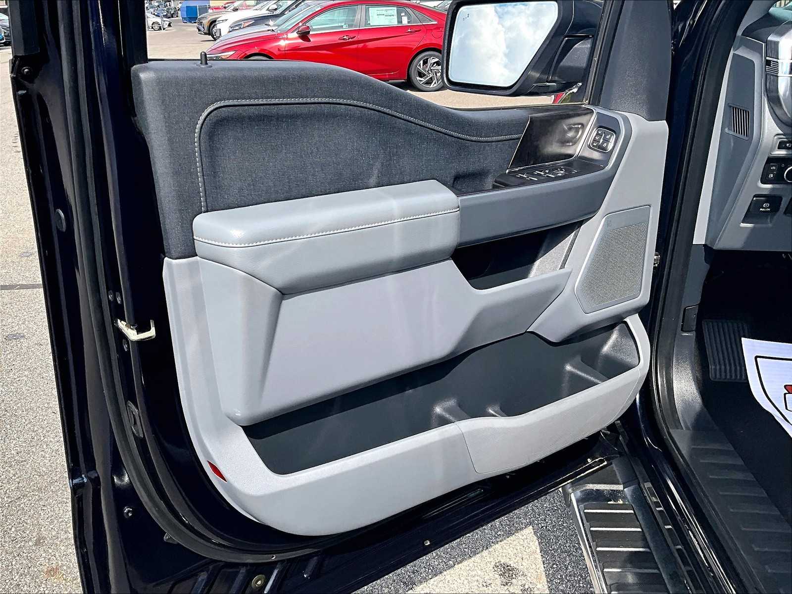 2021 Ford F-150 Lariat photo 9