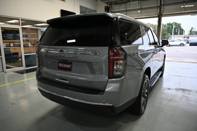2023 Chevrolet Suburban LS photo 5