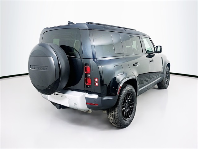 2025 Land Rover Defender 110 S photo 2