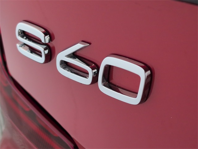 2023 Volvo S60 B5 Core photo 8