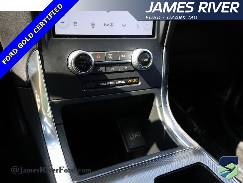 2024 Ford Edge Titanium photo 31