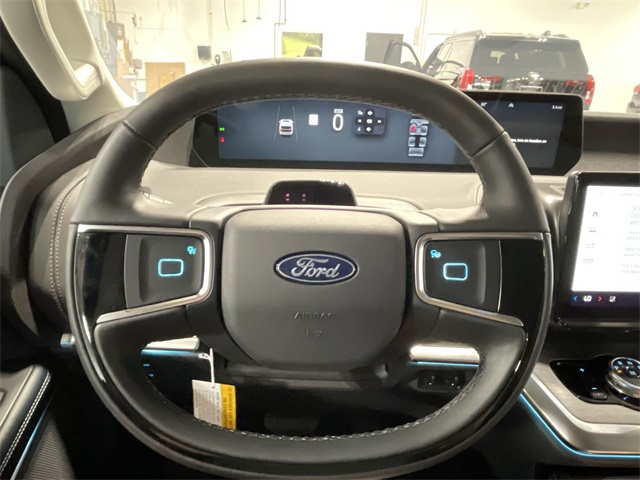 2025 Ford Expedition Platinum photo 12
