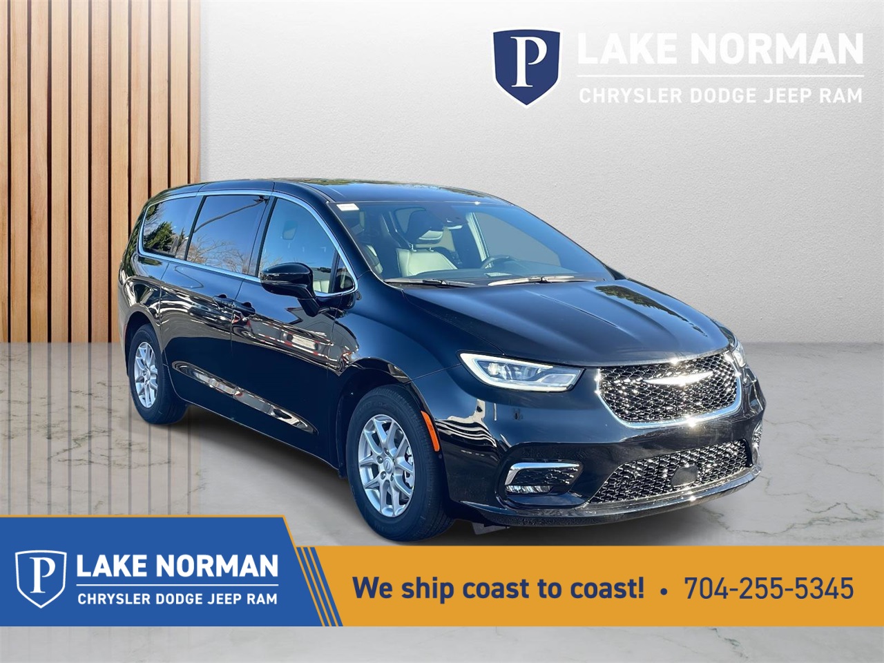 2026 Chrysler Pacifica Select's photo