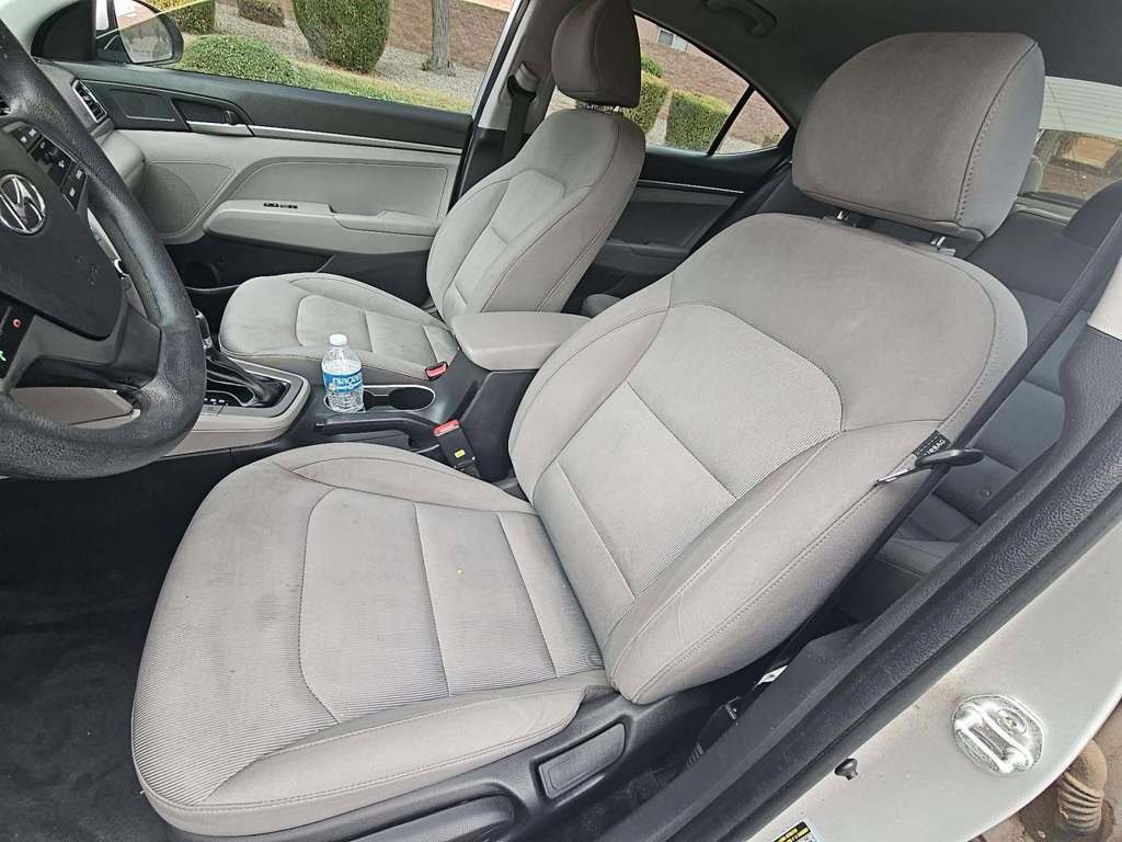 2017 Hyundai Elantra SE photo 4