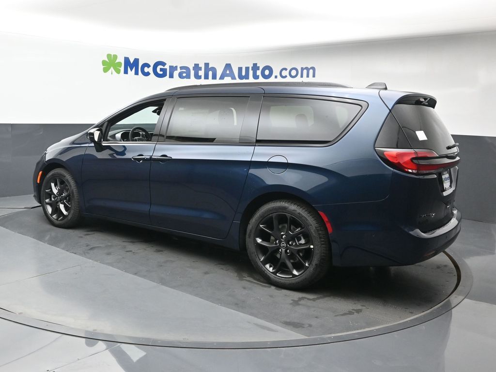 2025 Chrysler Pacifica Limited photo 19