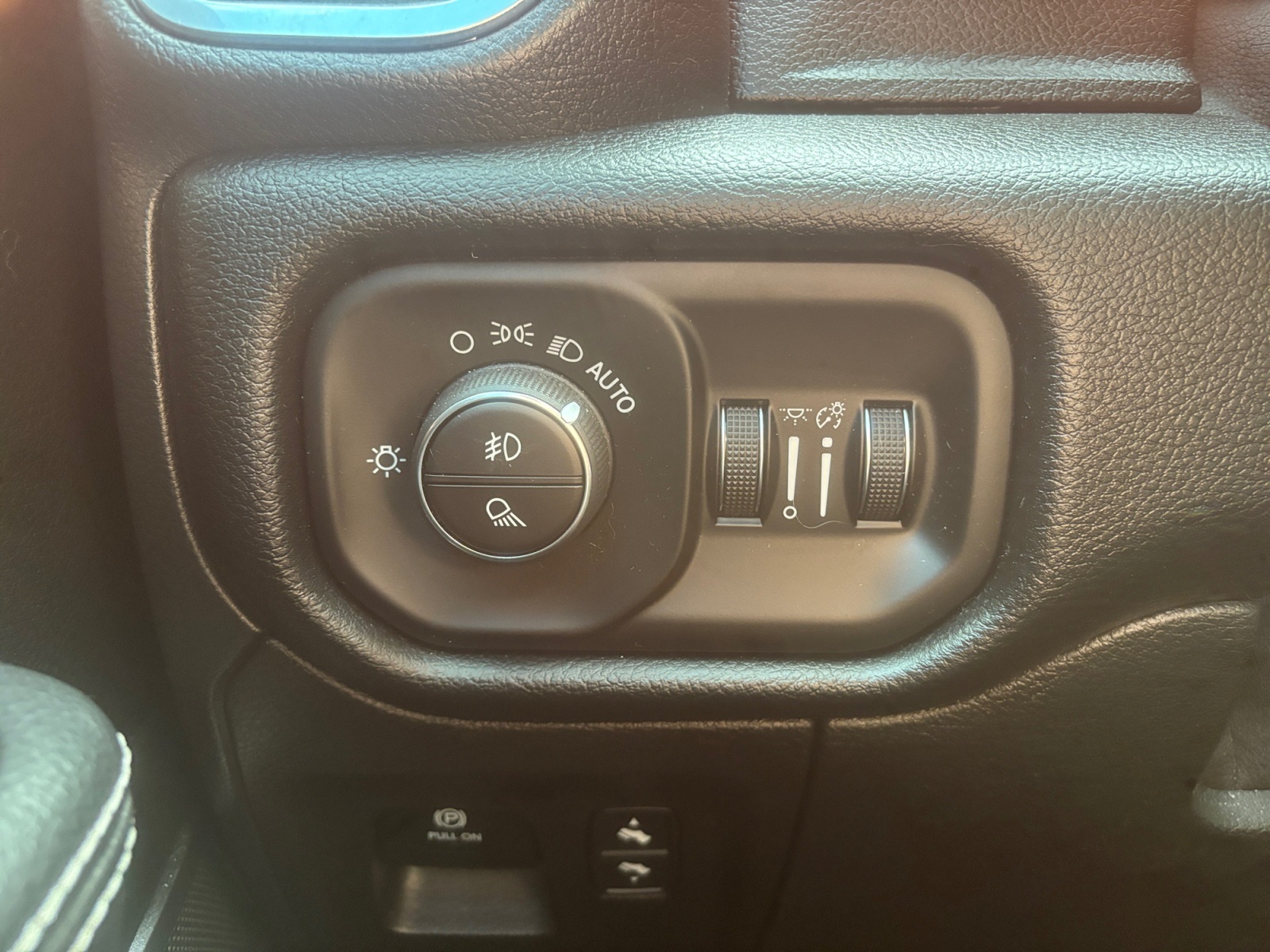 2022 Ram 1500 Laramie photo 17