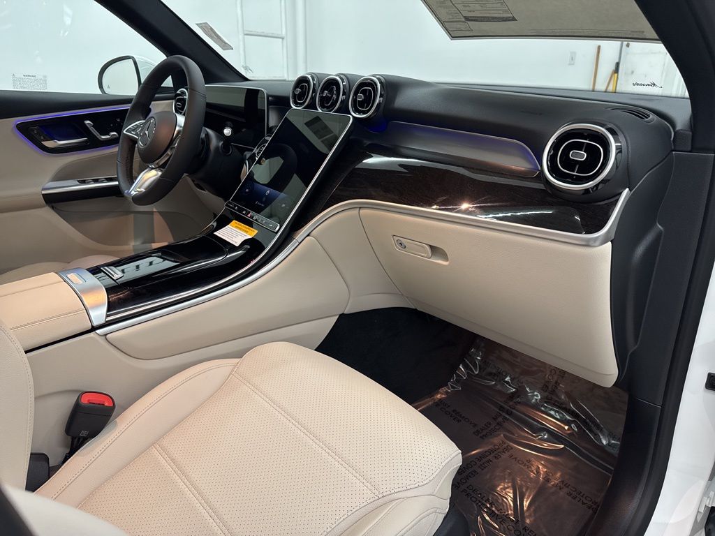 2026 Mercedes Benz GLC 300 photo 23