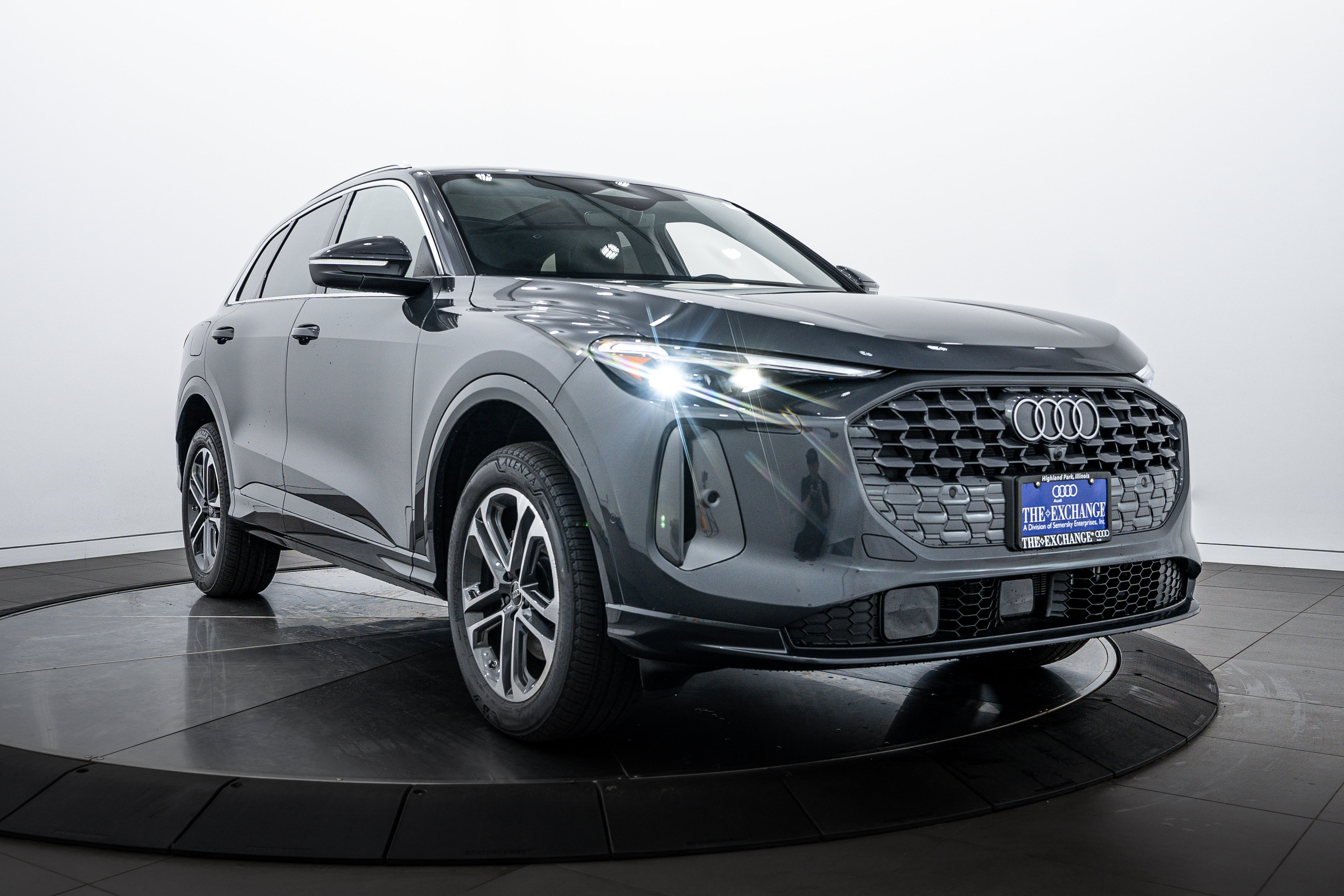 2025 Audi Q5 Premium Plus photo 2