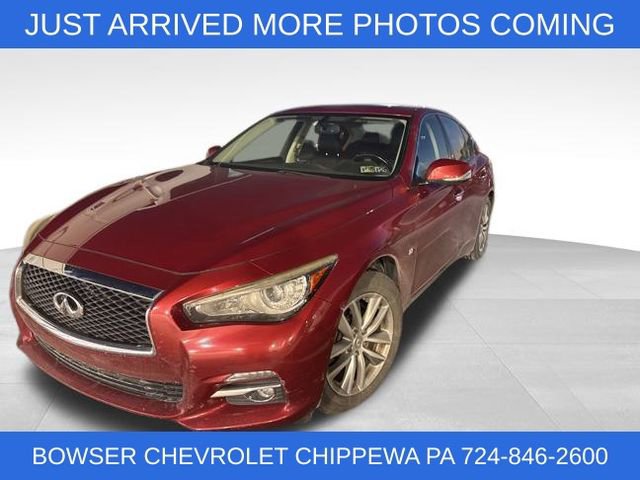 2015 INFINITI Q50 Premium's photo