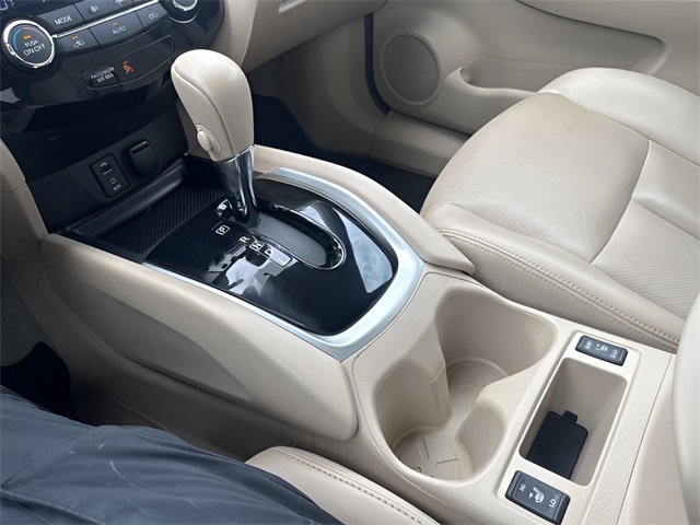 2015 Nissan Rogue SL photo 26