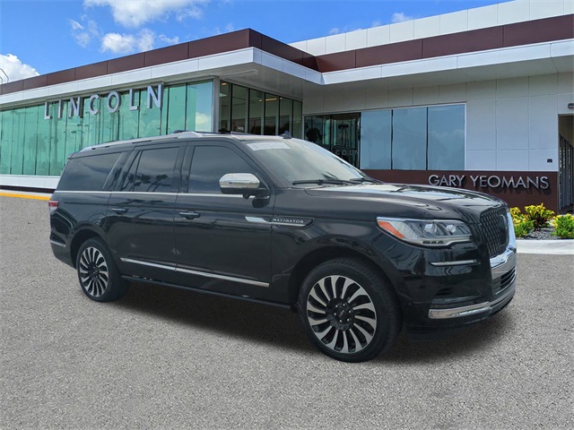 2024 Lincoln Navigator Black Label photo 2