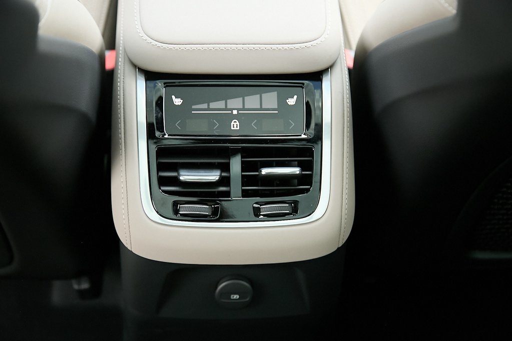 2026 VOLVO XC90 - Image 22
