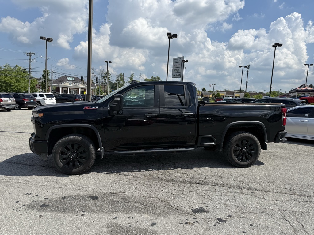 2024 Chevrolet Silverado 2500HD Custom photo 9