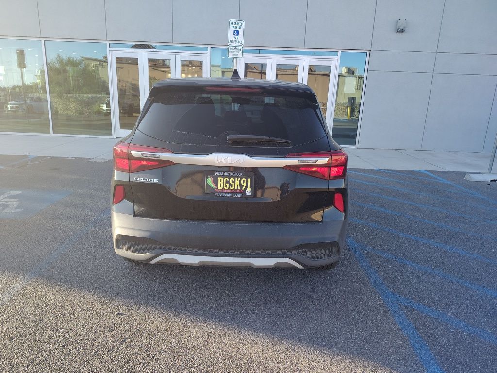 2022 Kia Seltos LX photo 11