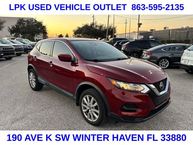 2020 Nissan Rogue Sport S's photo