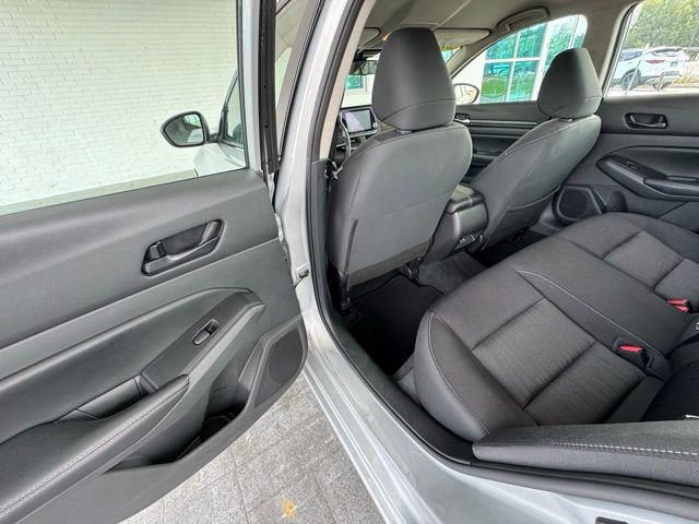 2024 Nissan Altima 2.5 SV photo 17
