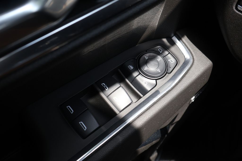 2024 Chevrolet Silverado 1500 LTZ photo 32